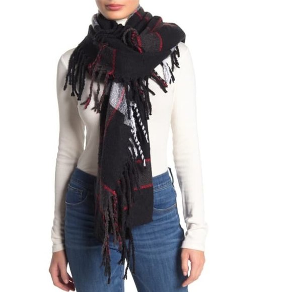 🎁 Free People Valley Plaid Fringe Scarf - Picture 2 of 6